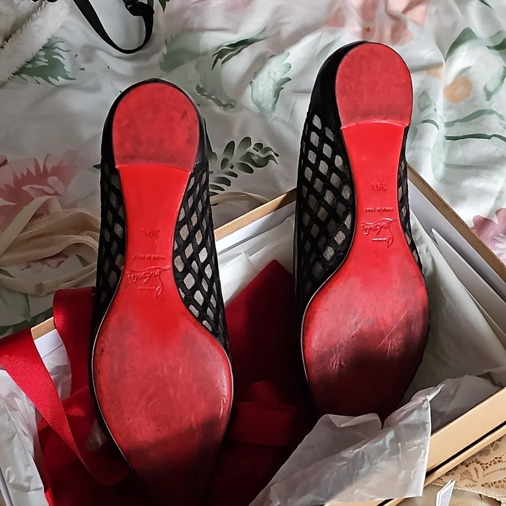 Shoes - Picture 2 of 4